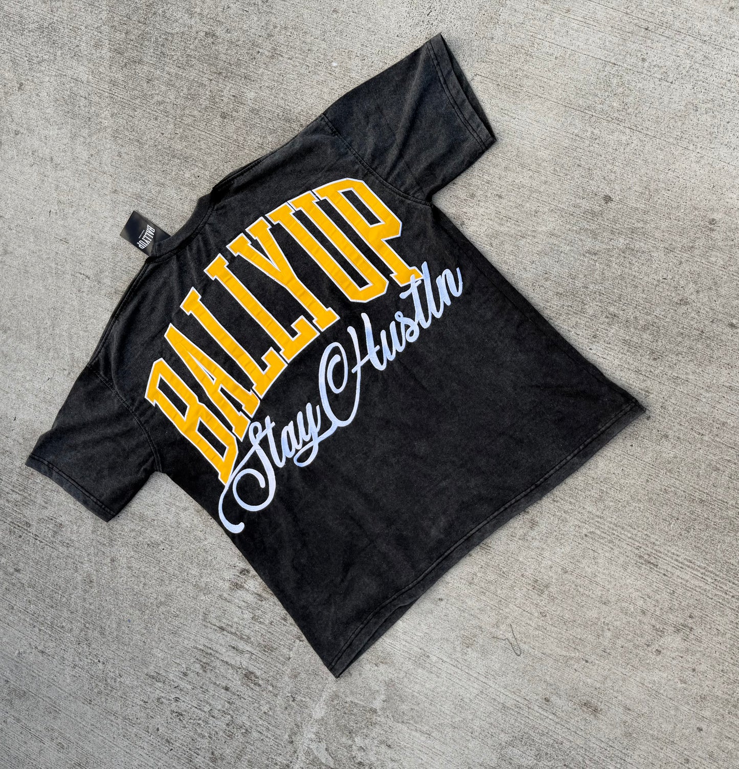 Grey wash / Mustard yellow