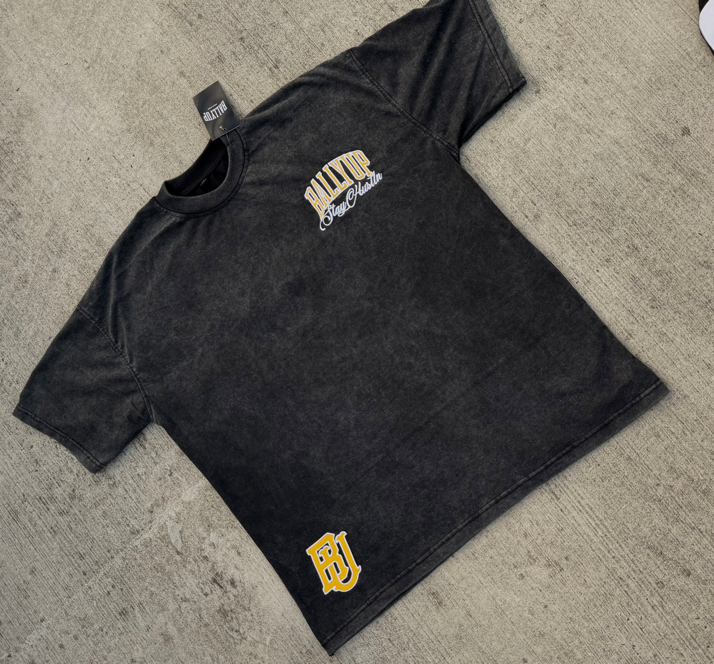 Grey wash / Mustard yellow